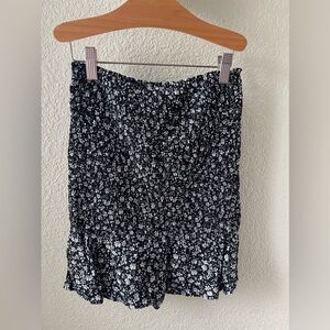 Hollister Floral Ultra High-Rise Smoked Skirt Size XS